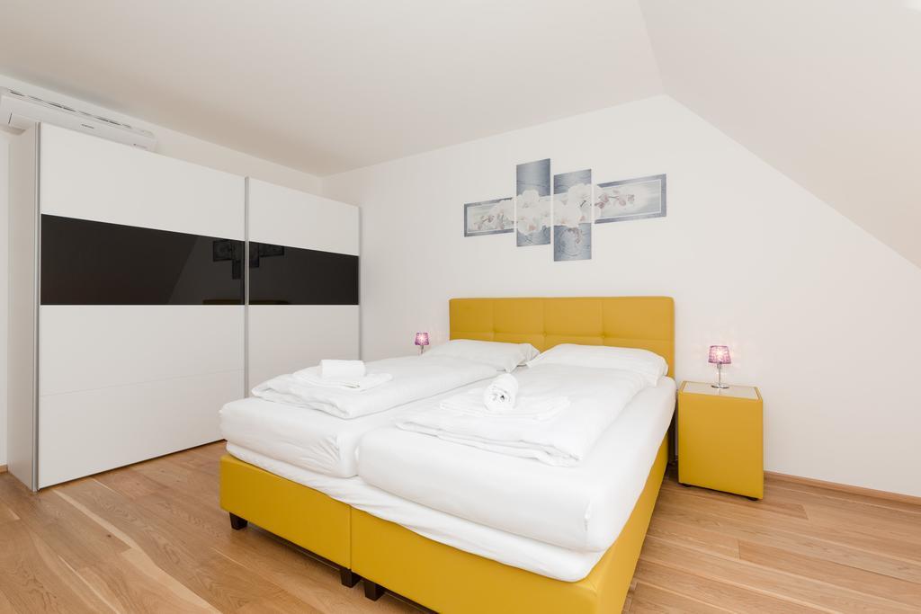 Yourapartment 1020 *
